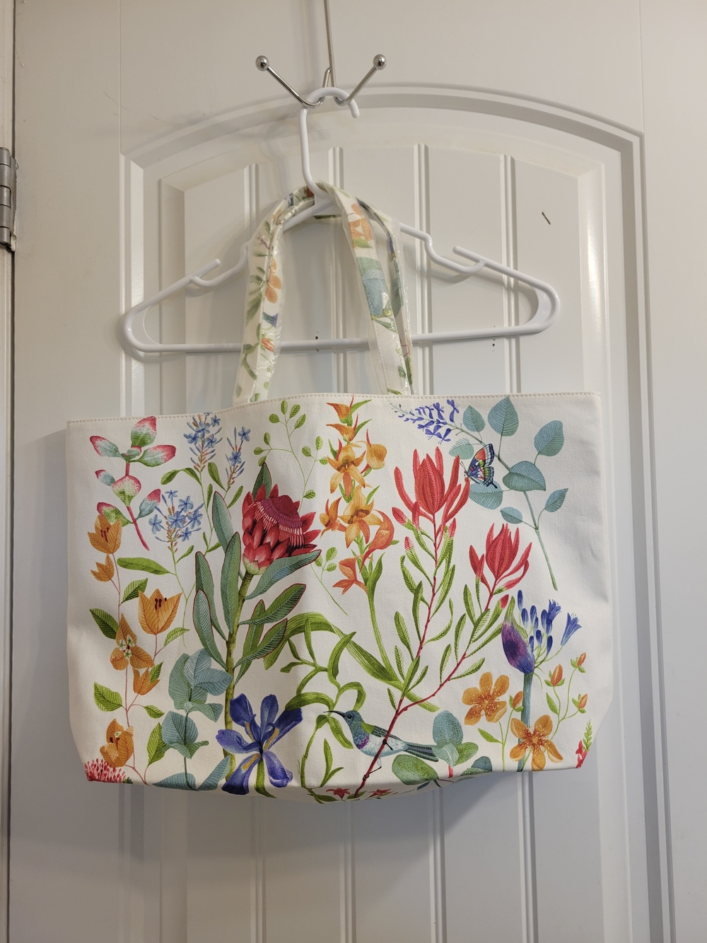 2/$25  Estee Lauder White Floral Canvas Tote with Multicolor Botanical Print